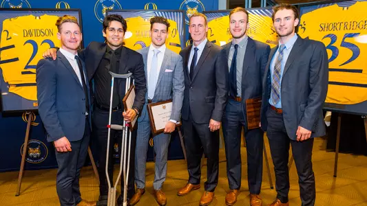 Men's Hockey Banquet Group Shot