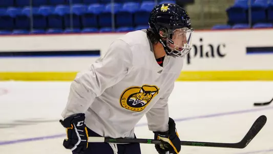 Ty Smilanic at Quinnipiac Practice