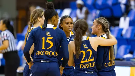 Team huddles vs Villanova