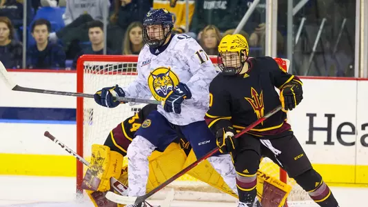 Cipollone Battles Net Front against Arizona State