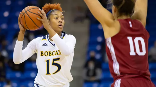 Cur'Tiera Haywood surveys the court