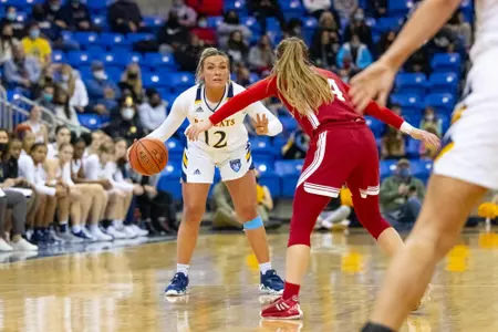 Rose Caverly sets up the play
