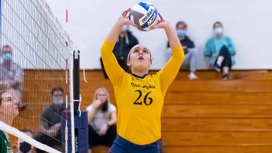 Nicole Migliozzi goes for the set