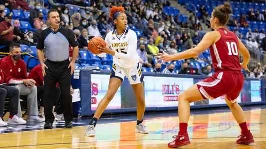 Cur'Tiera Haywood attacks the basket