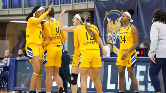 Women's Basketball High Fives vs. Monmouth
