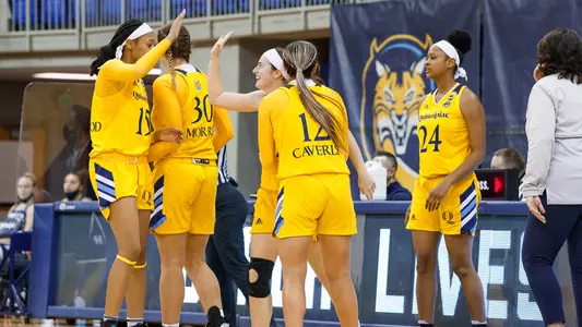 Women's Basketball Team High Five vs. Monmouth