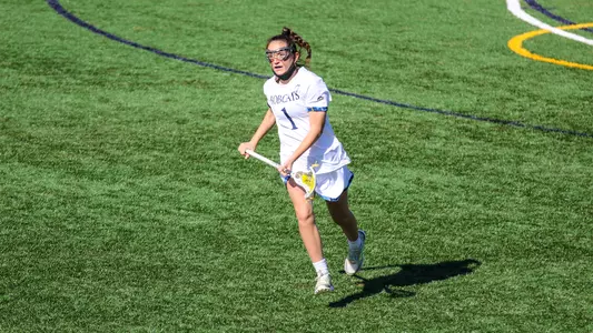 Julia Steneck Runs vs. Iona