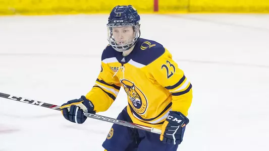 Zach Metsa in Defensive Zone