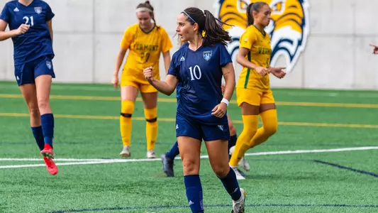 Selena Salas celebrates after scoring a PK