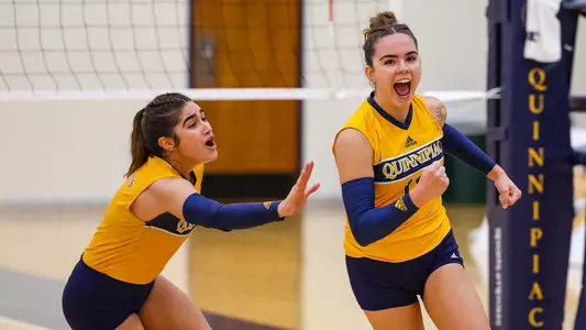 Aryanah Diaz and Damla Gunes celebrate a point