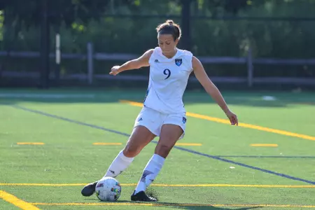 Mingachos dribbles the ball