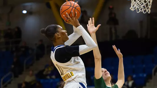 Mary Baskerville gets the bucket vs. Manhattan