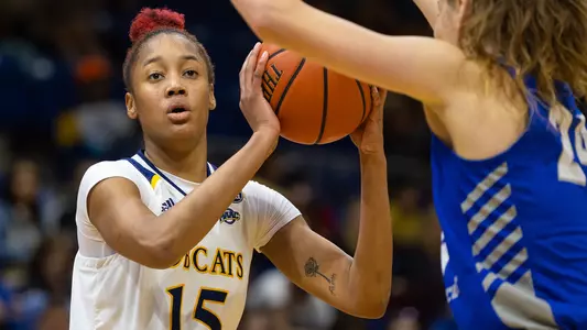 Cur'Tiera Haywood surveys the floor vs CCSU