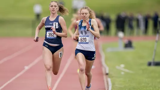 Emily Young runs against Monmouth at the MAAC Championships