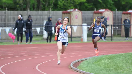 Britney Del Mundo races in relay at MAAC Championships