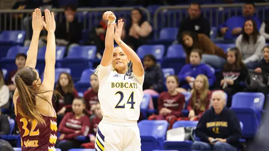 Rose Caverly takes a jumper vs Iona