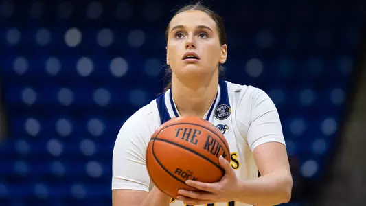 Mikala Morris shoots free throw