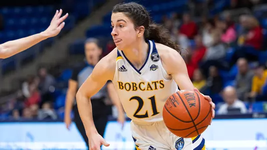 Jackie Grisdale drives baseline