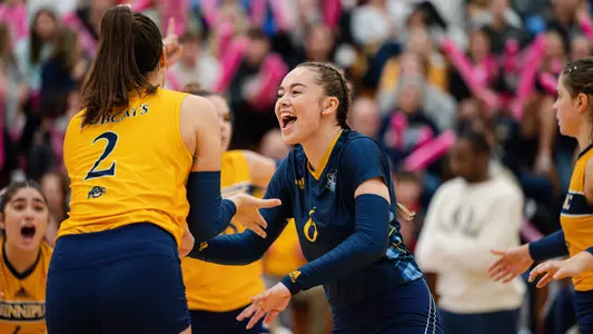 VB players celebrate a point