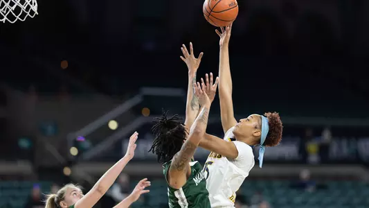 CT Haywood attacks basket MAAC QF