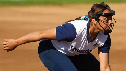 Lala Pascual gets ready to field a ball against Iona