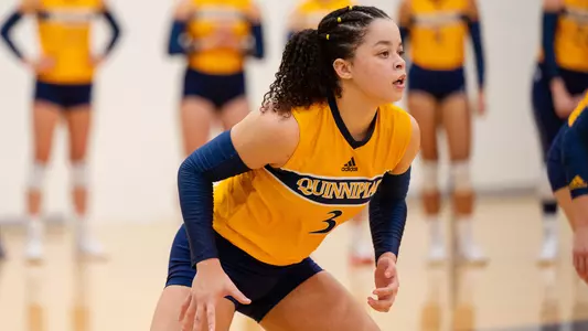 Alexandra Tennon on the court