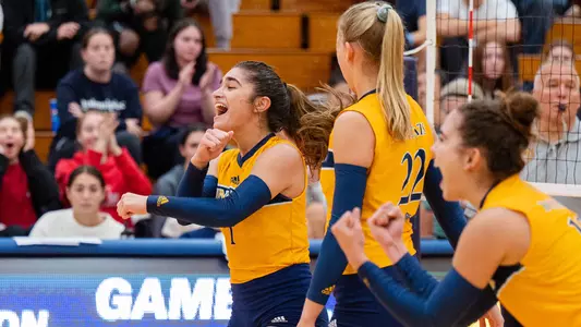 Ary Diaz celebrates