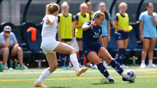 Schnieders Sends In A Cross