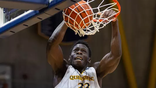 Paul Otieno Dunk vs. Manhattan (1/7/24 in Hamden)