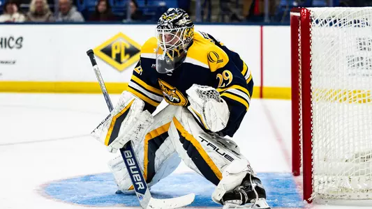 Dylan Silverstein mans the net at New Hampshire (Oct. 25, 2025 in Durham, N.H.)