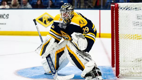 Dylan Silverstein mans the net at New Hampshire (Oct. 25, 2025 in Durham, N.H.)