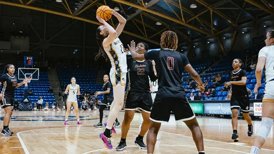 Ella O'Donnell Versus College of Charleston (Nov. 21, 2025 in Hamden, Conn.)