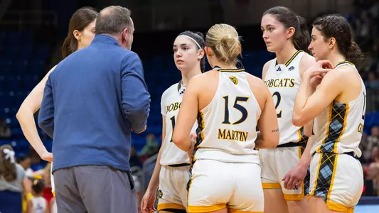 WBB Huddle versus Fairfield (March 8)