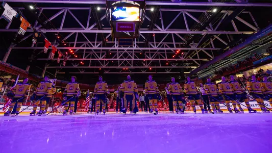 Quinnipiac lines up during the national anthem (March 21, 2025 in Hamden, Conn.)