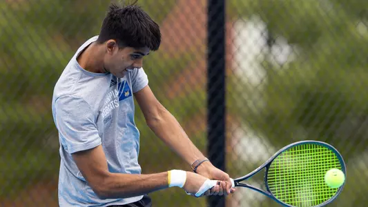 Vishal Prakash hits a forehand in Hamden (March 28, 2025)