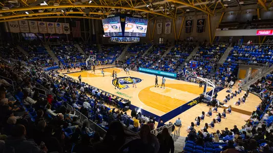 MBB Full Arena / Crowd vs. Saint Peter's (2/28/25 in Hamden, CT)