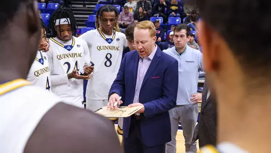 Shaun Morris Draws Up A Play During Timeout (12/29/24 vs. Hofstra)