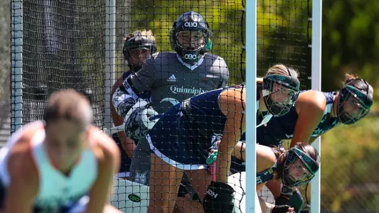The Bobcats ready for a penalty corner against Bucknell (Aug. 31, 2025 in Hamden, Conn.)