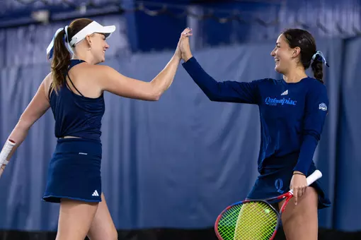 Willow Renton and Caitlin Flower in match against Mount St. Marys (4.12.2025 in North Haven, C.T.)