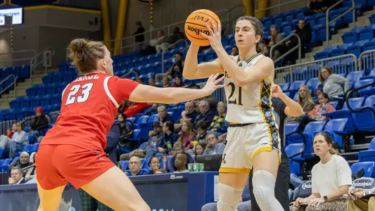 Jackie Grisdale in Win over Marist (Jan. 17, 2026 in Hamden, Conn.)