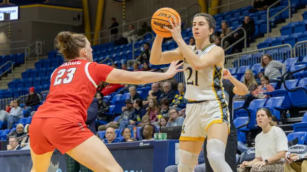 Jackie Grisdale in Win over Marist (Jan. 17, 2026 in Hamden, Conn.)