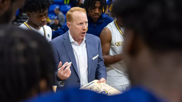Shaun Morris Coaching in Huddle (2025-26 Season in Hamden, CT)
