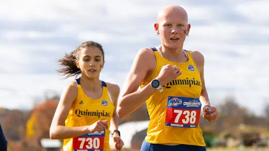 Zoe Merryman Runs in front of Ashley Carillo at the 2025 MAAC Championships