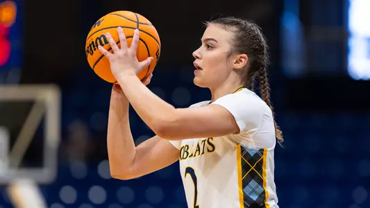 Ella Ryan Takes Shot (vs Iona - Jan. 1, 2026)