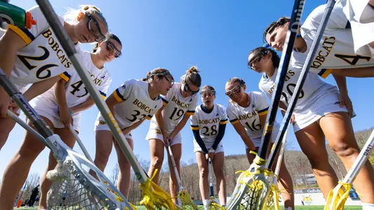 Quinnipiac Huddles Before Its Game Against Rider (April 8, 2026 in Hamden, Conn.)