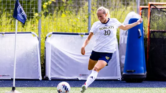 Klara Bengtsson Fires Corner Kick Against Yale (August 23, 2026 in Hamden, Conn.)