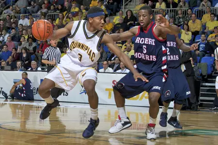 James Johnson Dribbles Against Robert Morris