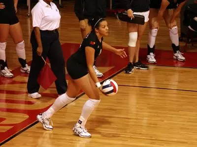 Privateers Hold Off Late Cajuns Rally, 3-1 Image