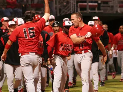 Red Wins 4-2, Game 5 To Decide Series Image