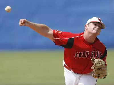 Five-Run Fifth Sinks Cajuns, 5-2 Image